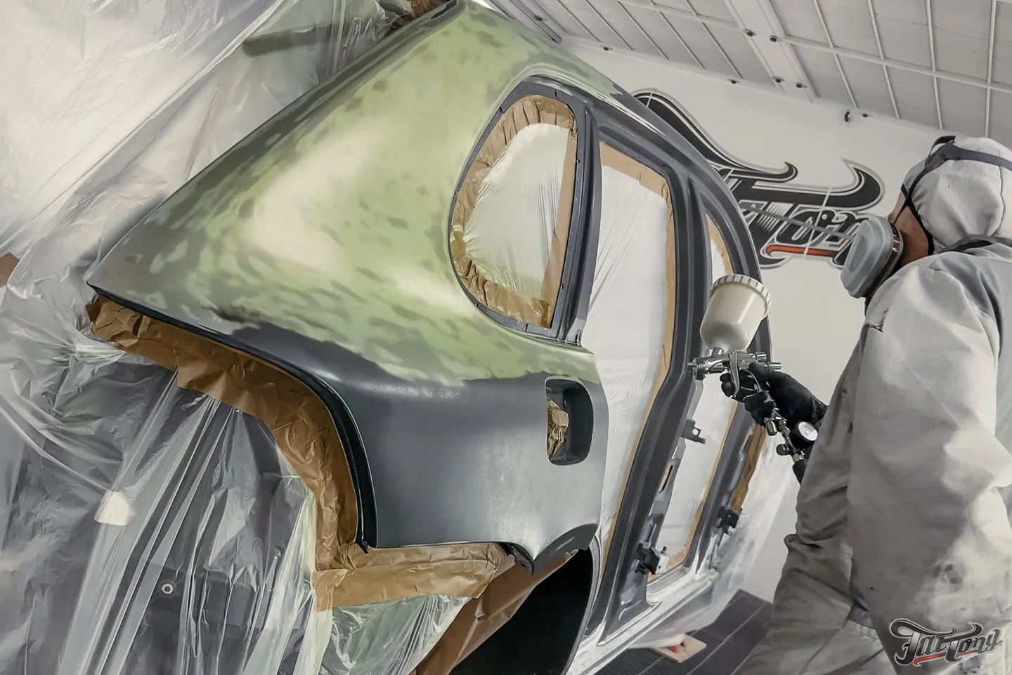 Обширный кузовной ремонт Porsche Cayenne 2003 года!